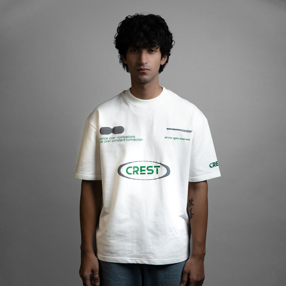 Broun Modern Tartan Crest 2D T-shirt - Never Underestimate Style main image 0